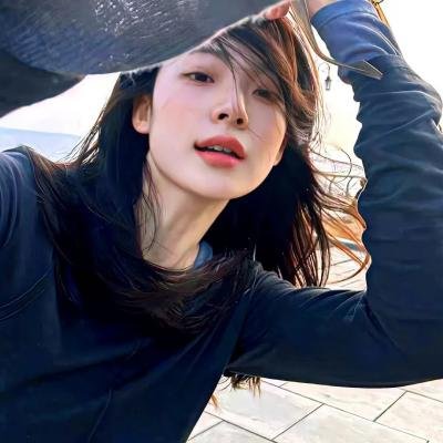 院子里的女人